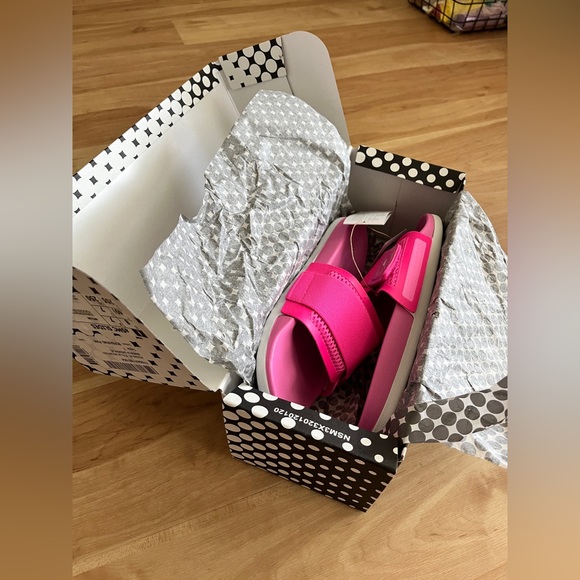 Pink Adidas by Stella McCartney Slides “Screaming Pink” Size 8 NWT - Picture 5 of 6